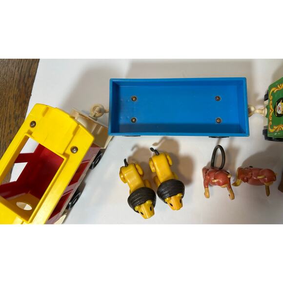 Vintage Fisher Price Circus Train •2 Lions • 2 Monkeys • 2 Bears • 1 Elephant - Picture 8 of 15